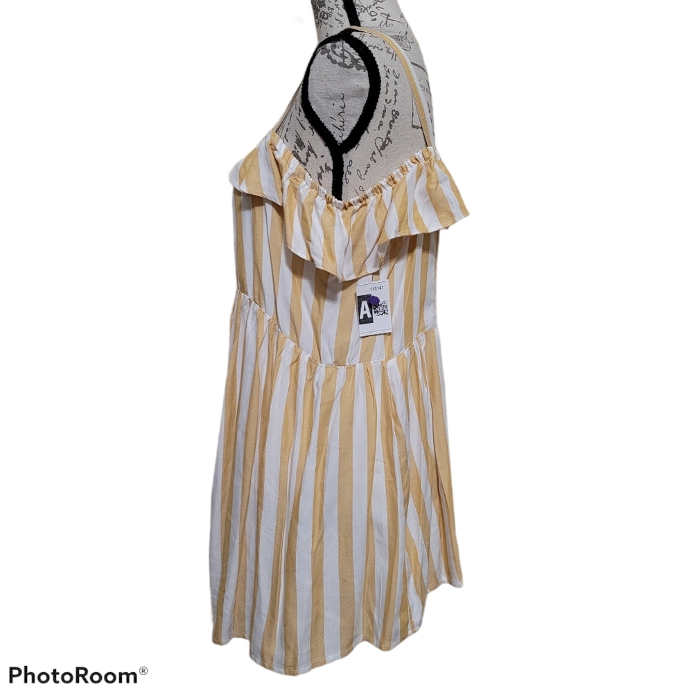 Isabel Maternity Off Shoulder Ruffle Tops! - Picture 4 of 8